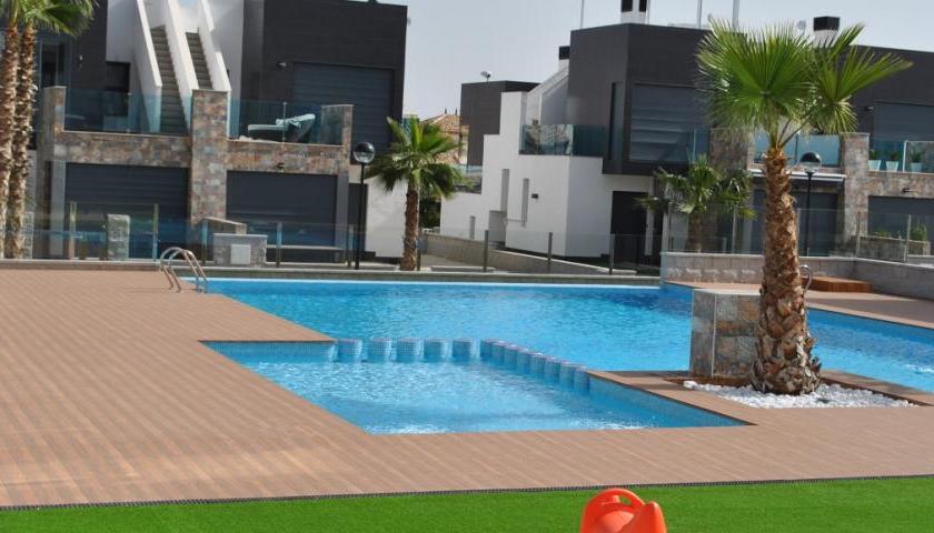 Rent holiday in Oasis Hill Costa Blanca.